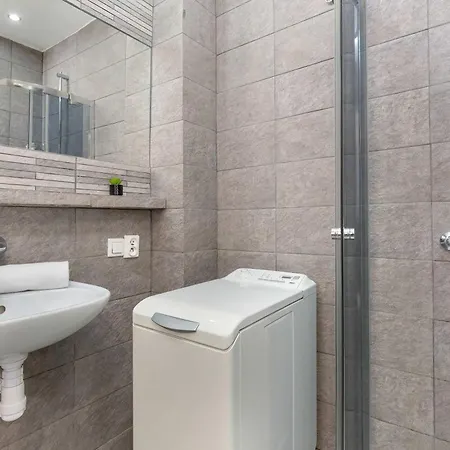 Apartment Przytulne Dla 3 Osob W Sercu Gdyni By Renters Gdynia